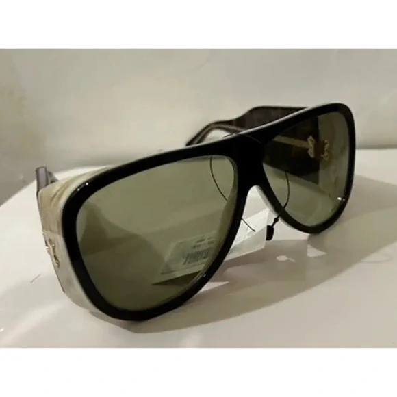 Gucci rectangle frame oversized sunglasses
